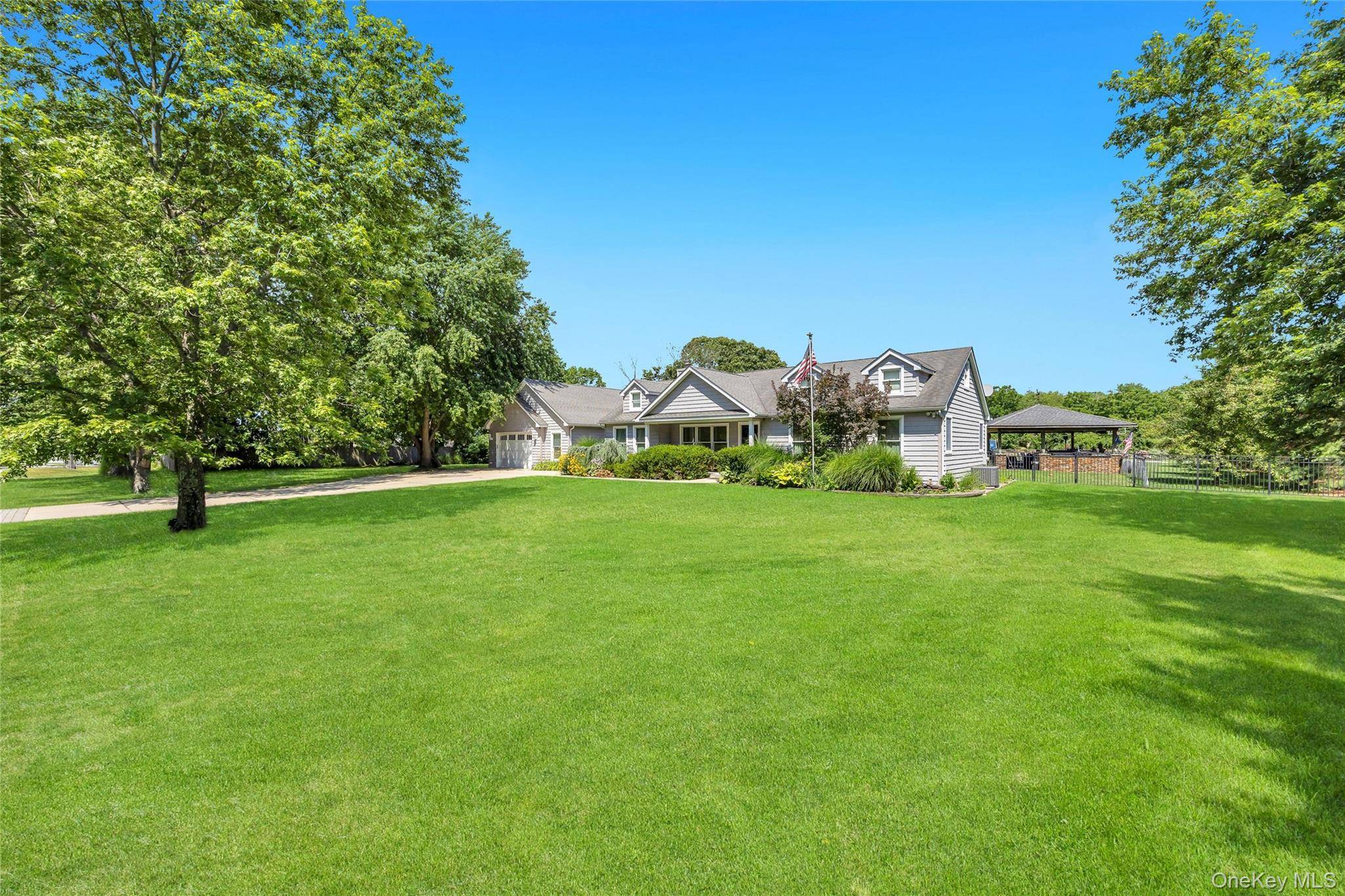 158 South ST, Manorville, NY 11949