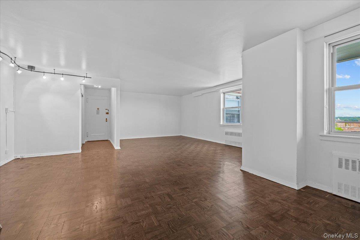 3135 Johnson AVE #11J, Bronx, NY 10463
