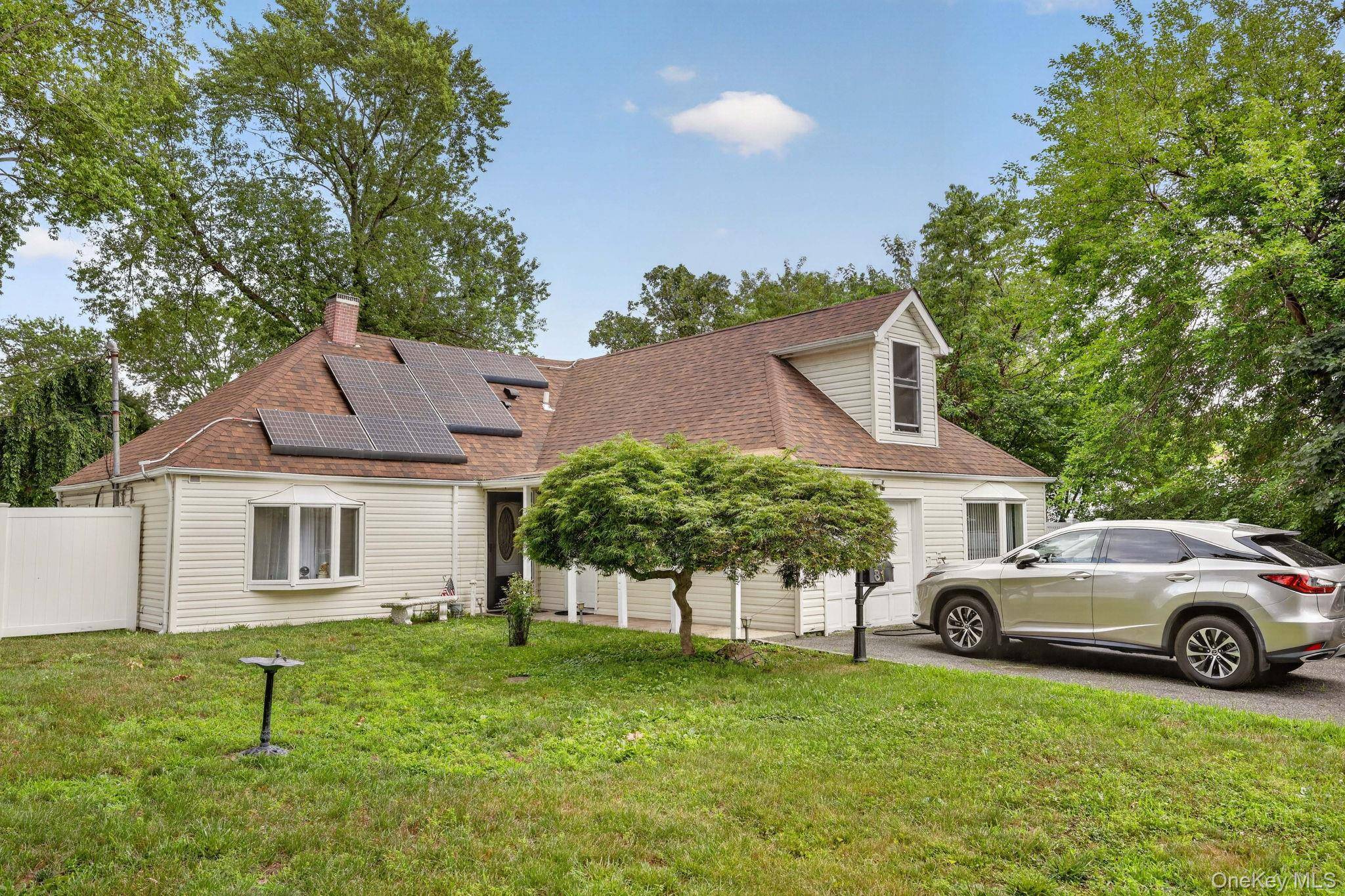 81 S Bedford AVE, Islandia, NY 11749