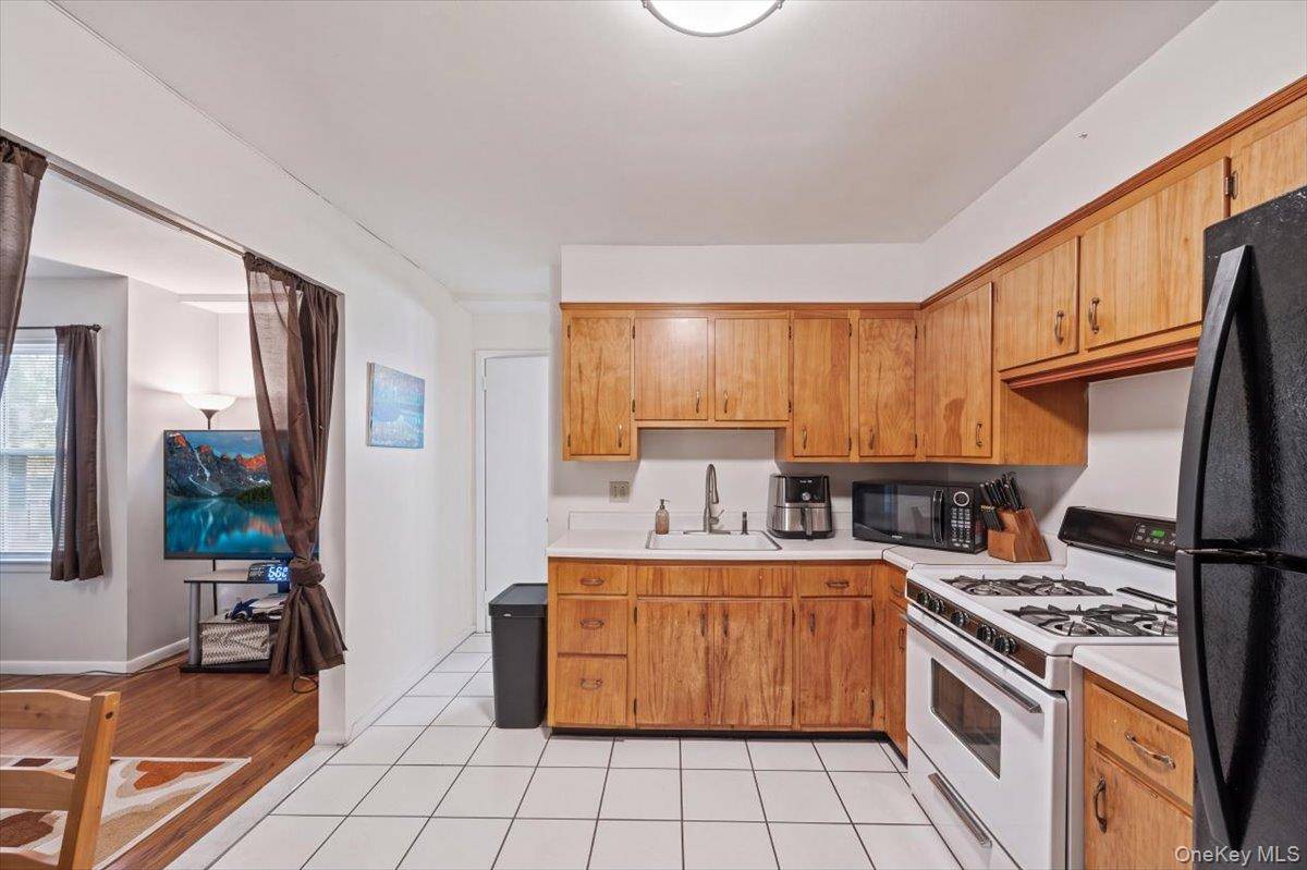 805 Tuckahoe RD, Yonkers, NY 10710