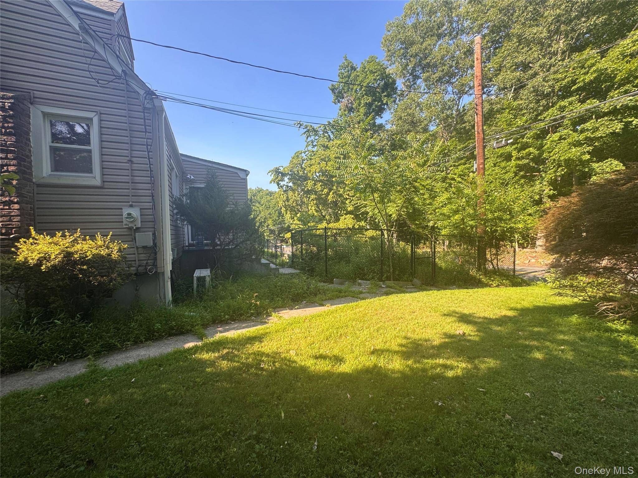 245 Zukor RD, New City, NY 10956