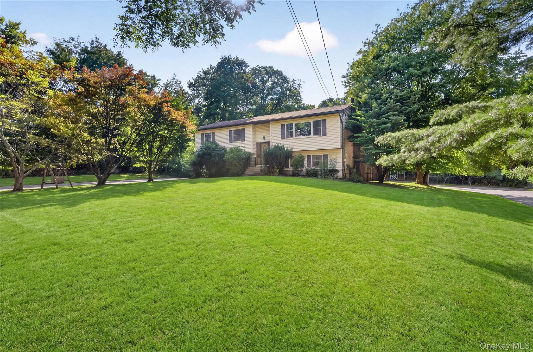33 Seaman RD, Circleville, NY 10919