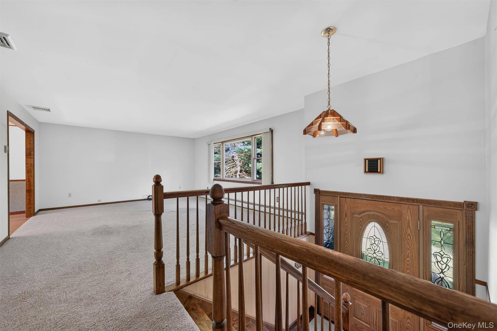 33 Seaman RD, Circleville, NY 10919