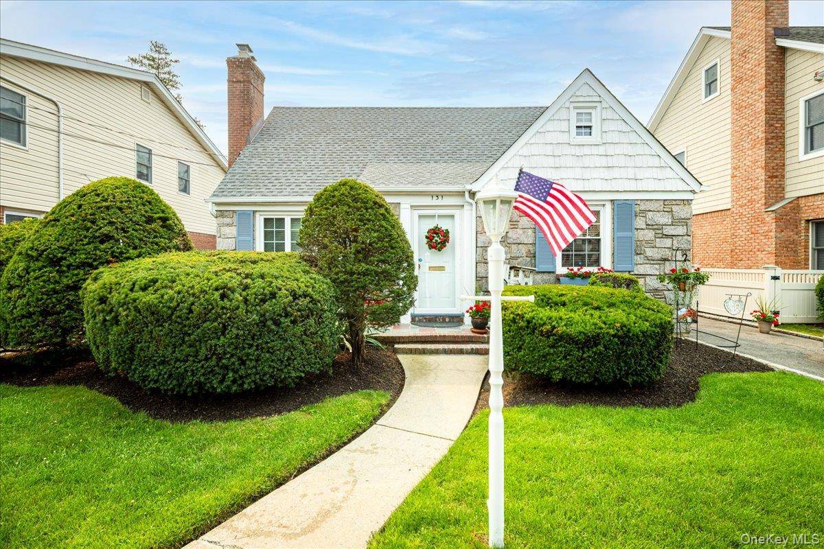131 Euston RD, West Hempstead, NY 11552