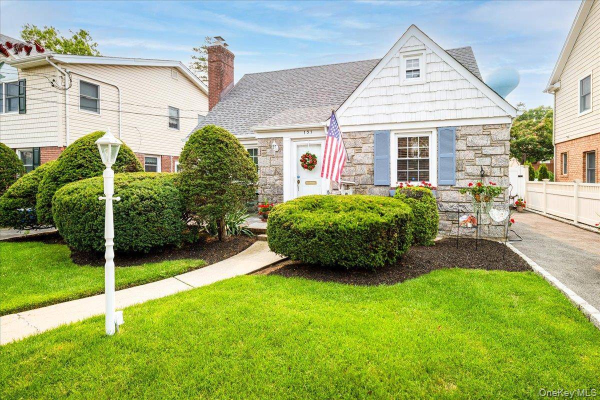 131 Euston RD, West Hempstead, NY 11552