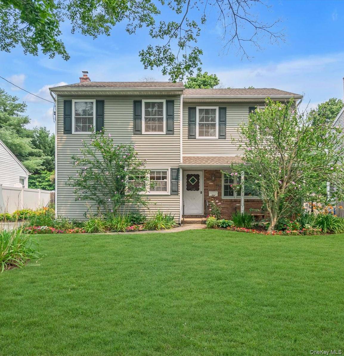 202B 1st ST, East Northport, NY 11731