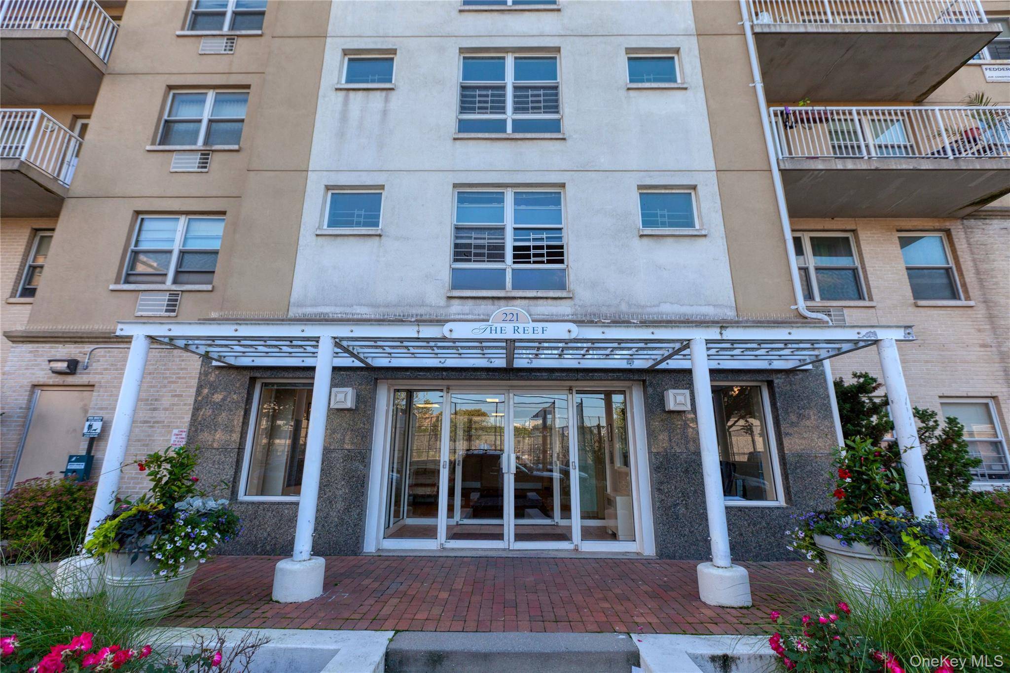 221 Beach 80th ST #3D, Rockaway Beach, NY 11693