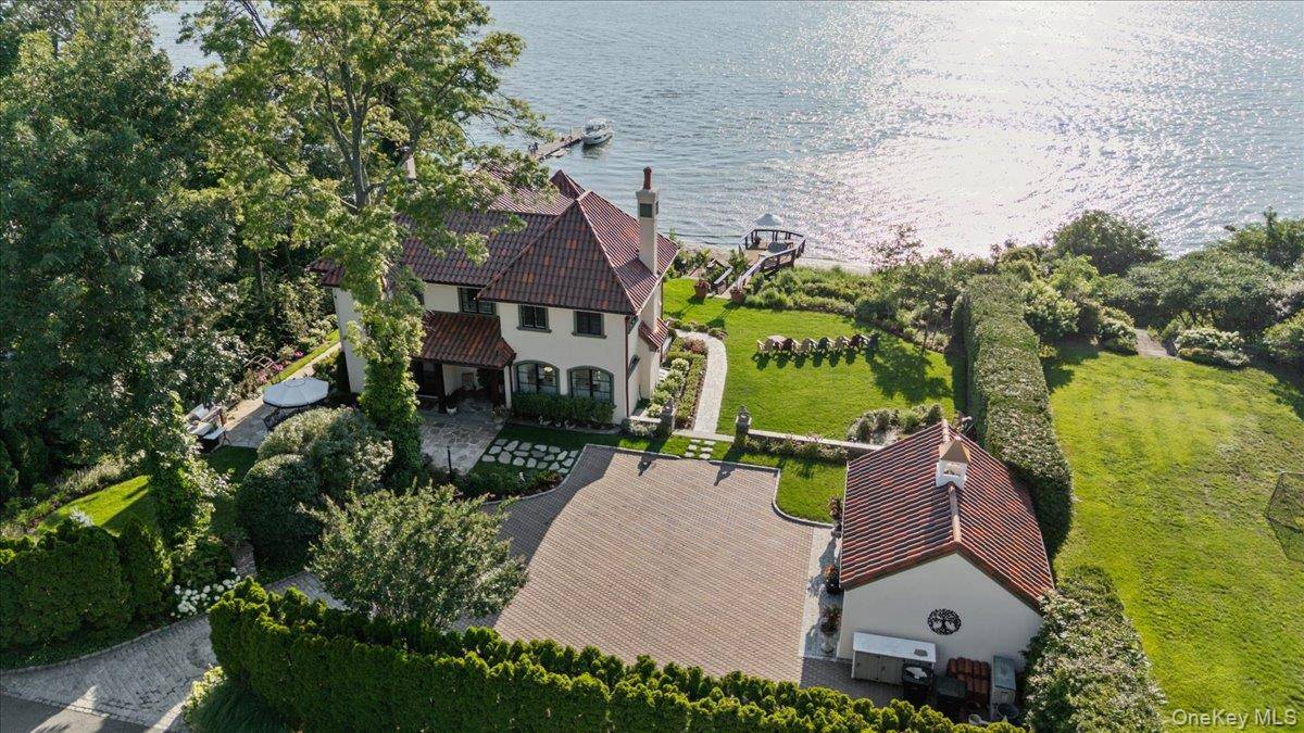 353 Centre Island RD, Oyster Bay, NY 11771