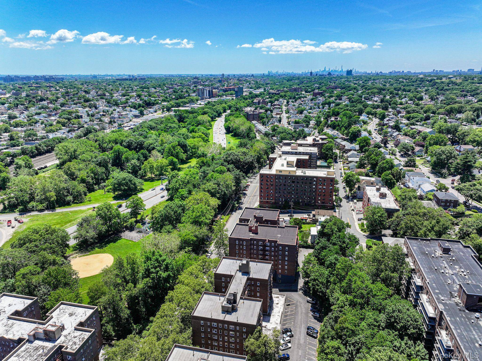 755 Bronx River Rd #4B, Bronxville, NY 10708
