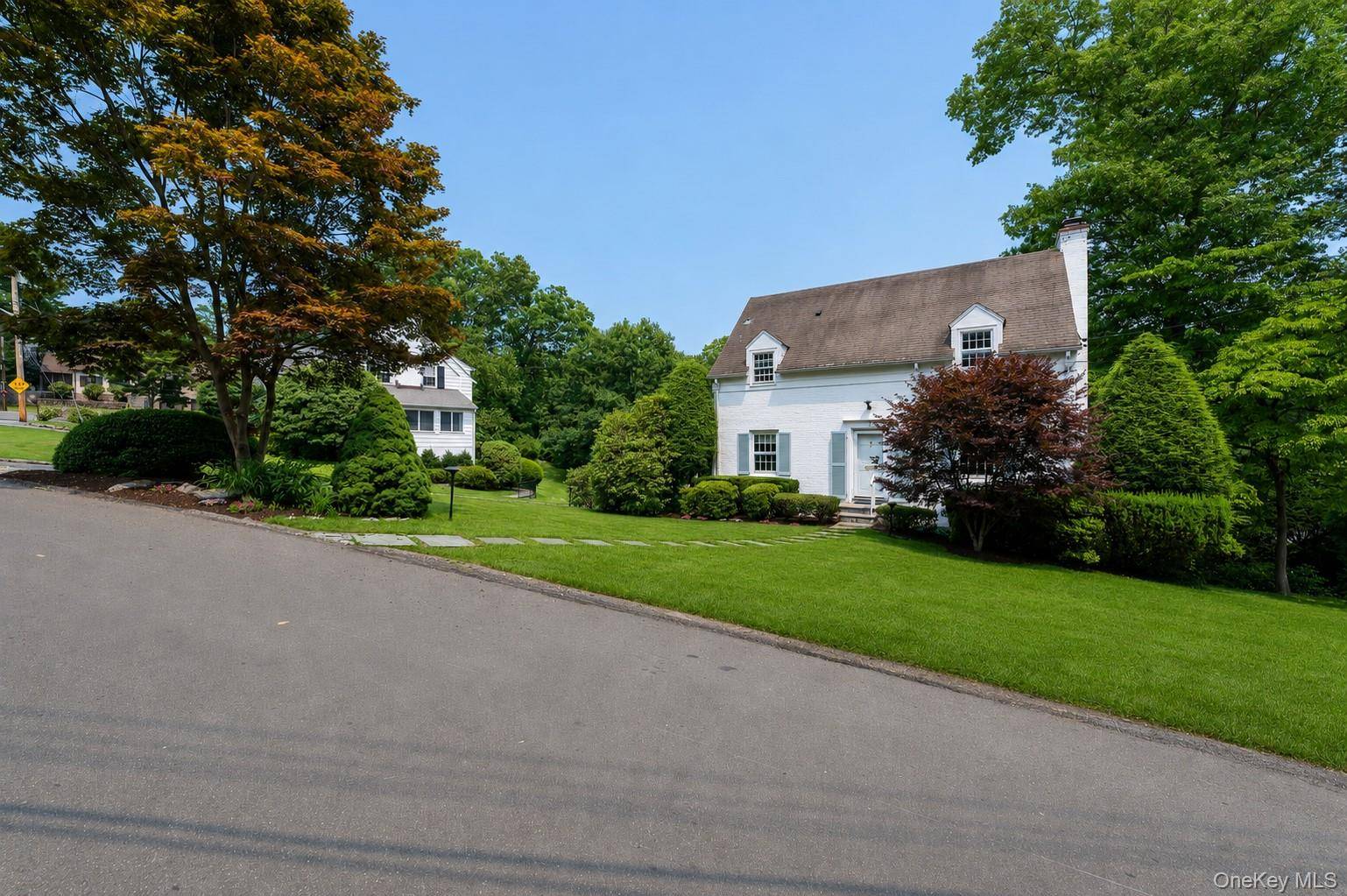21 Braxmar DR, Harrison, NY 10528