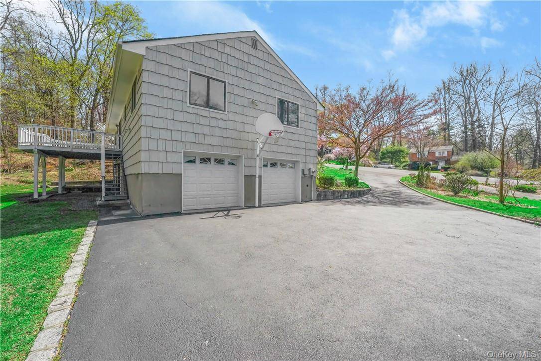 6 Scarborough CIR, Briarcliff Manor, NY 10510