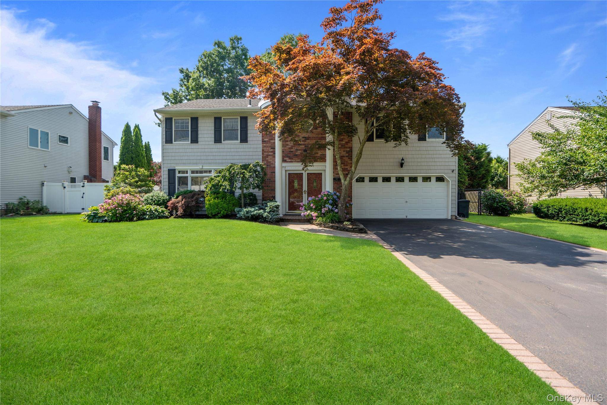 12 Empress Pines DR, Nesconset, NY 11767