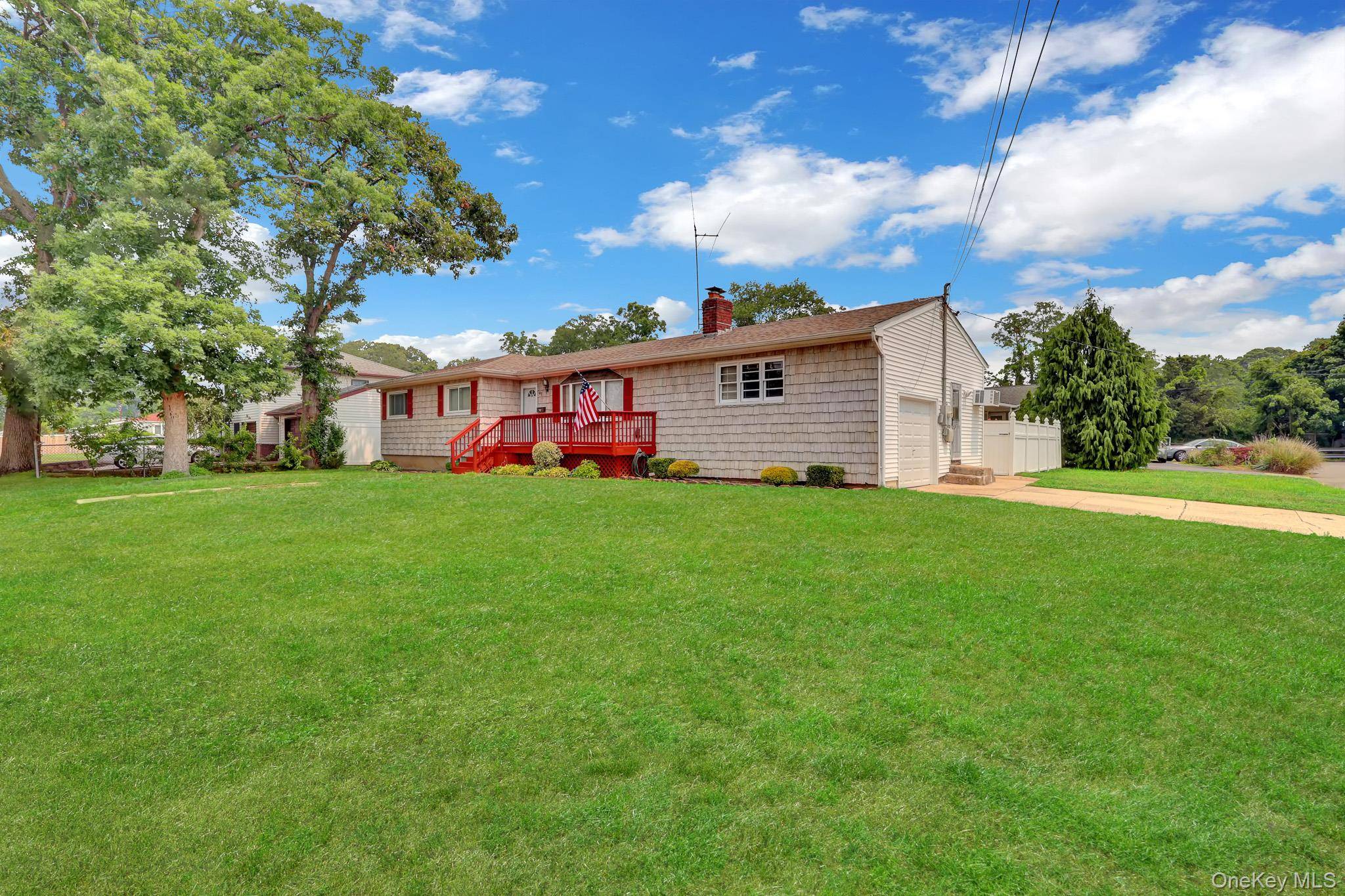47 Whittier AVE, North Babylon, NY 11703