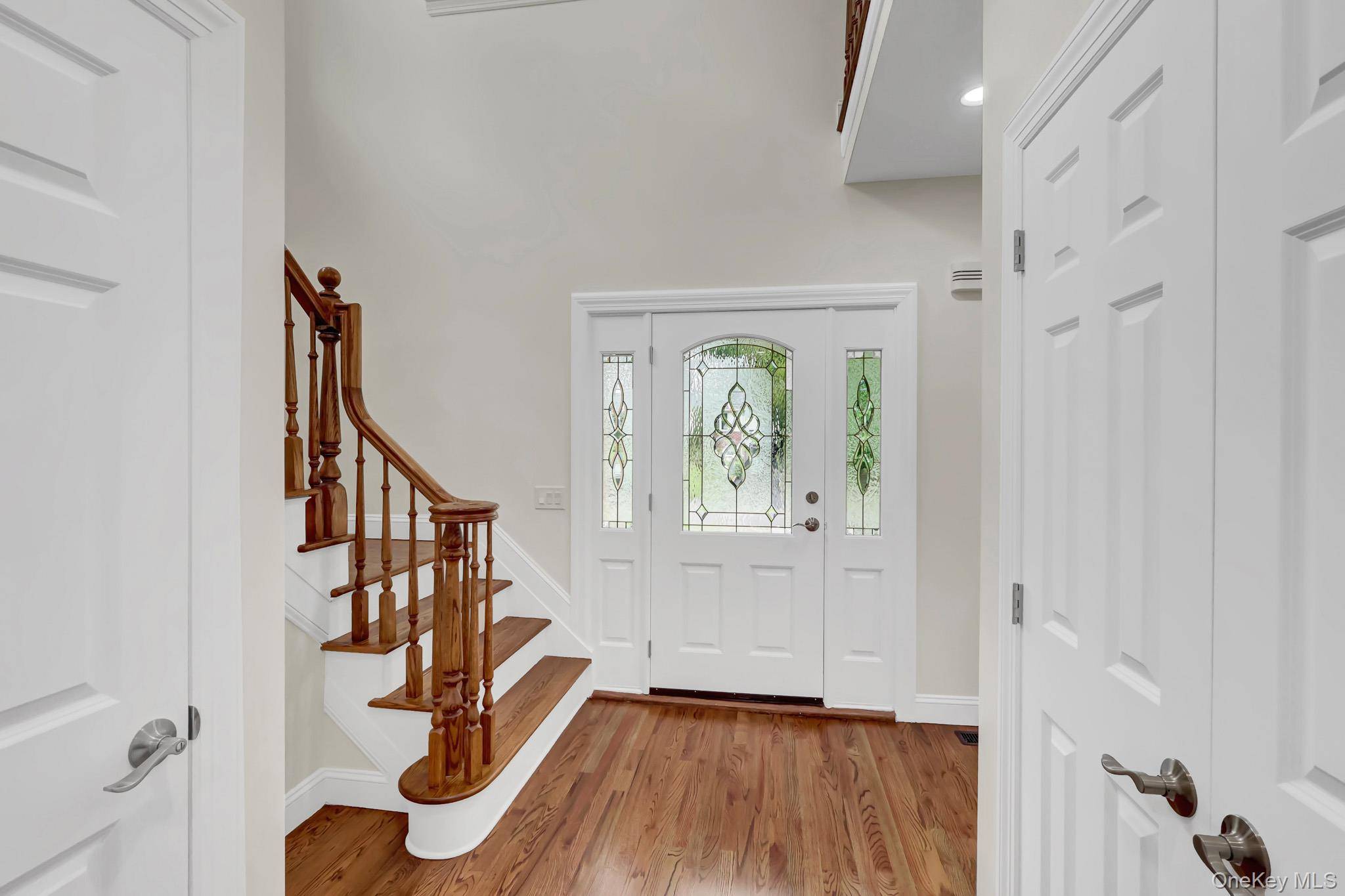 86 George ST, East Hills, NY 11577