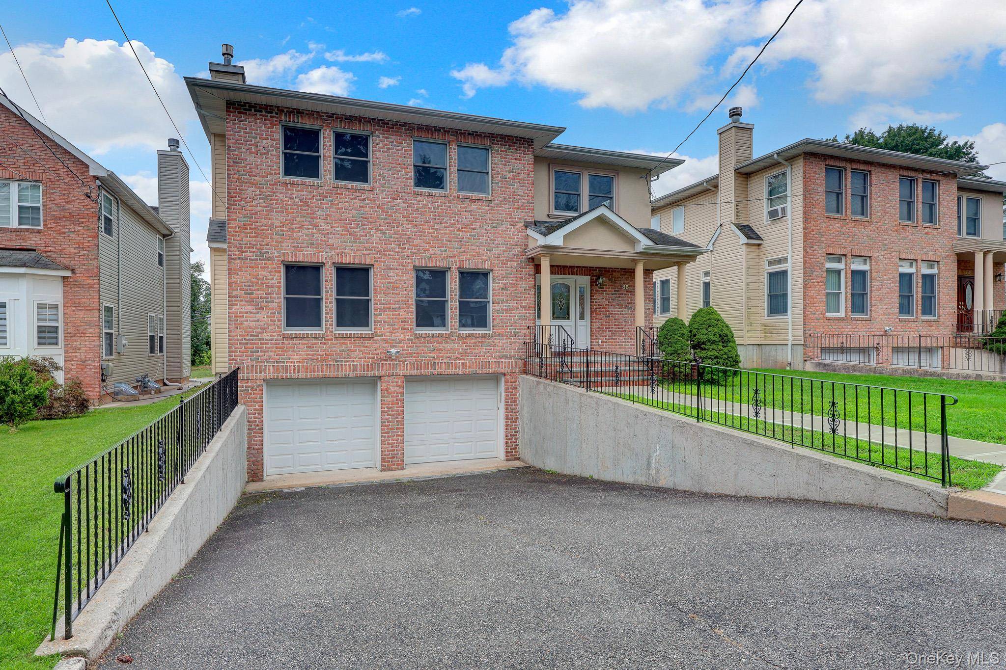 86 George ST, East Hills, NY 11577