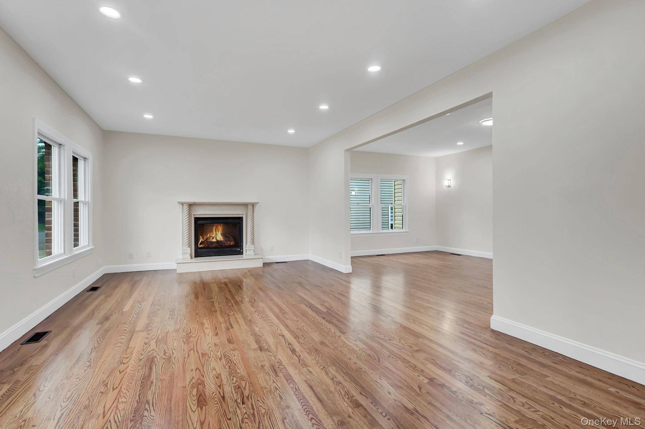 86 George ST, East Hills, NY 11577