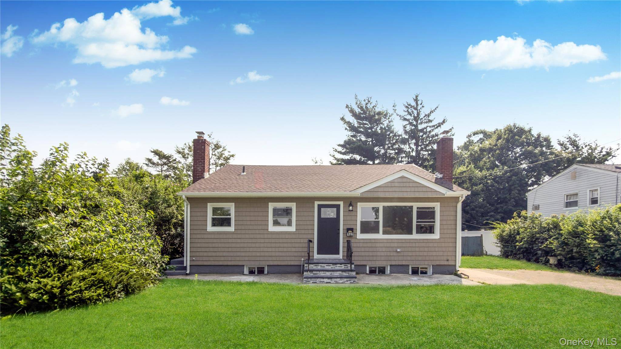 162 State ST, Westbury, NY 11590