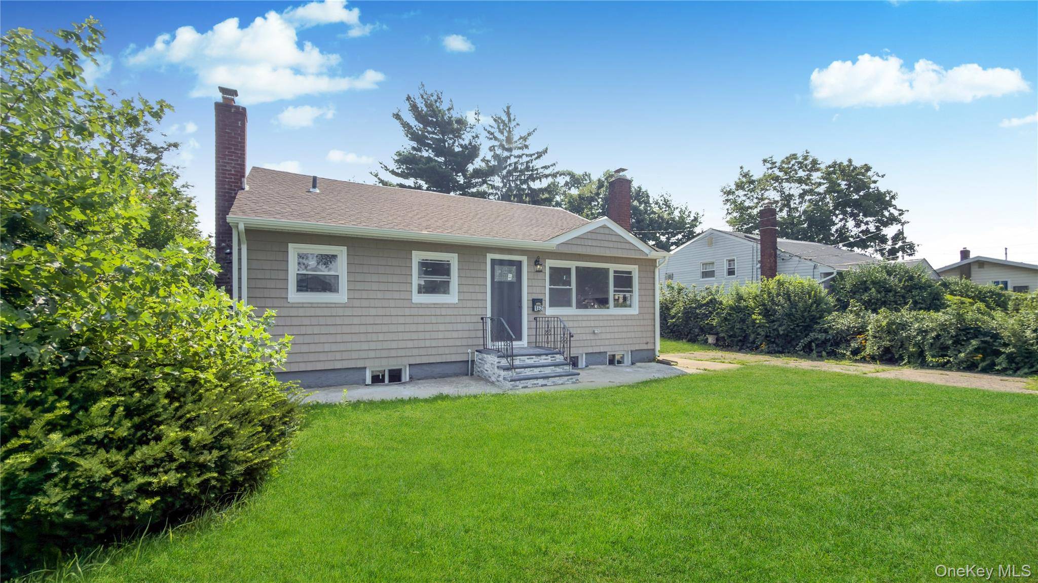 162 State ST, Westbury, NY 11590