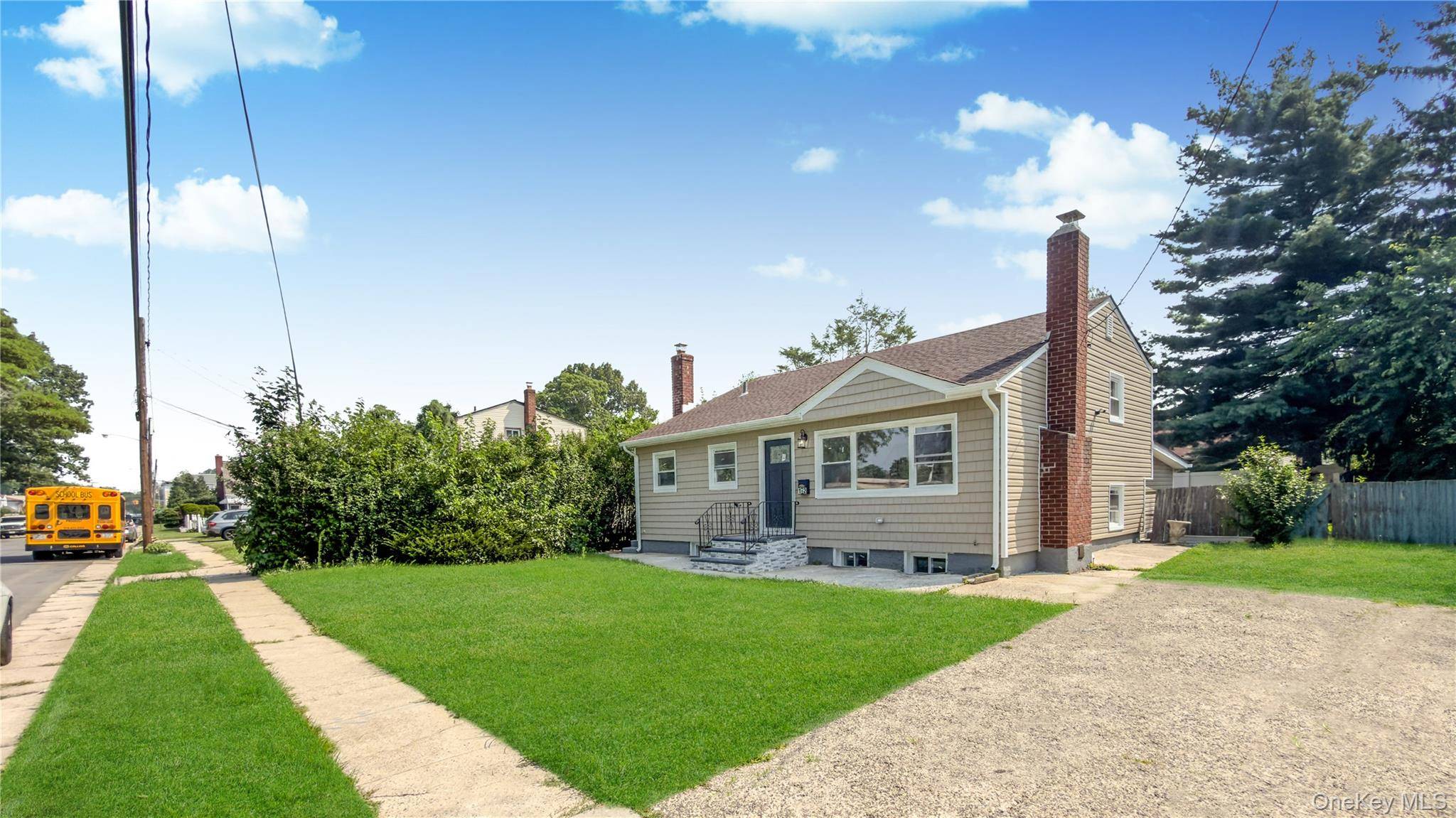 162 State ST, Westbury, NY 11590