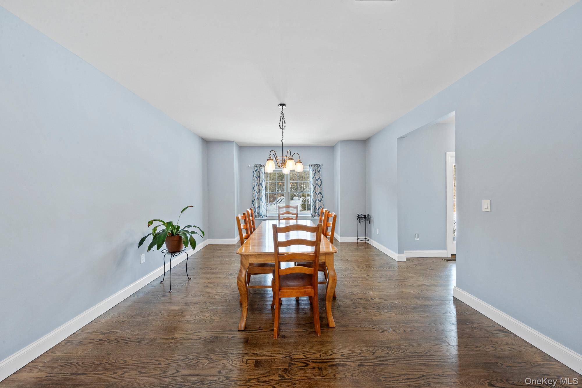 2 Atwood LN, Newburgh, NY 12550