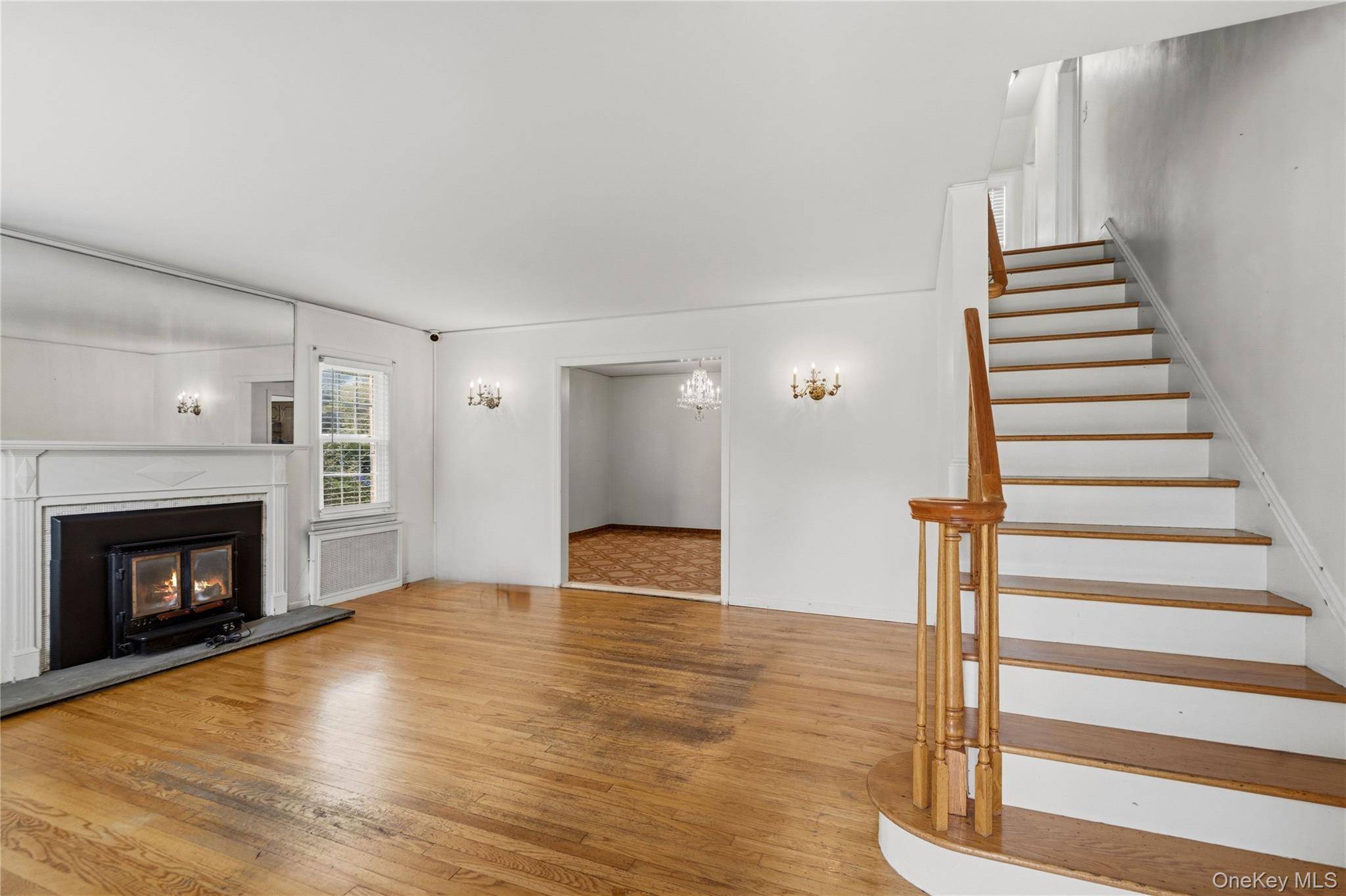 19 Chestnut ST, Glen Cove, NY 11542