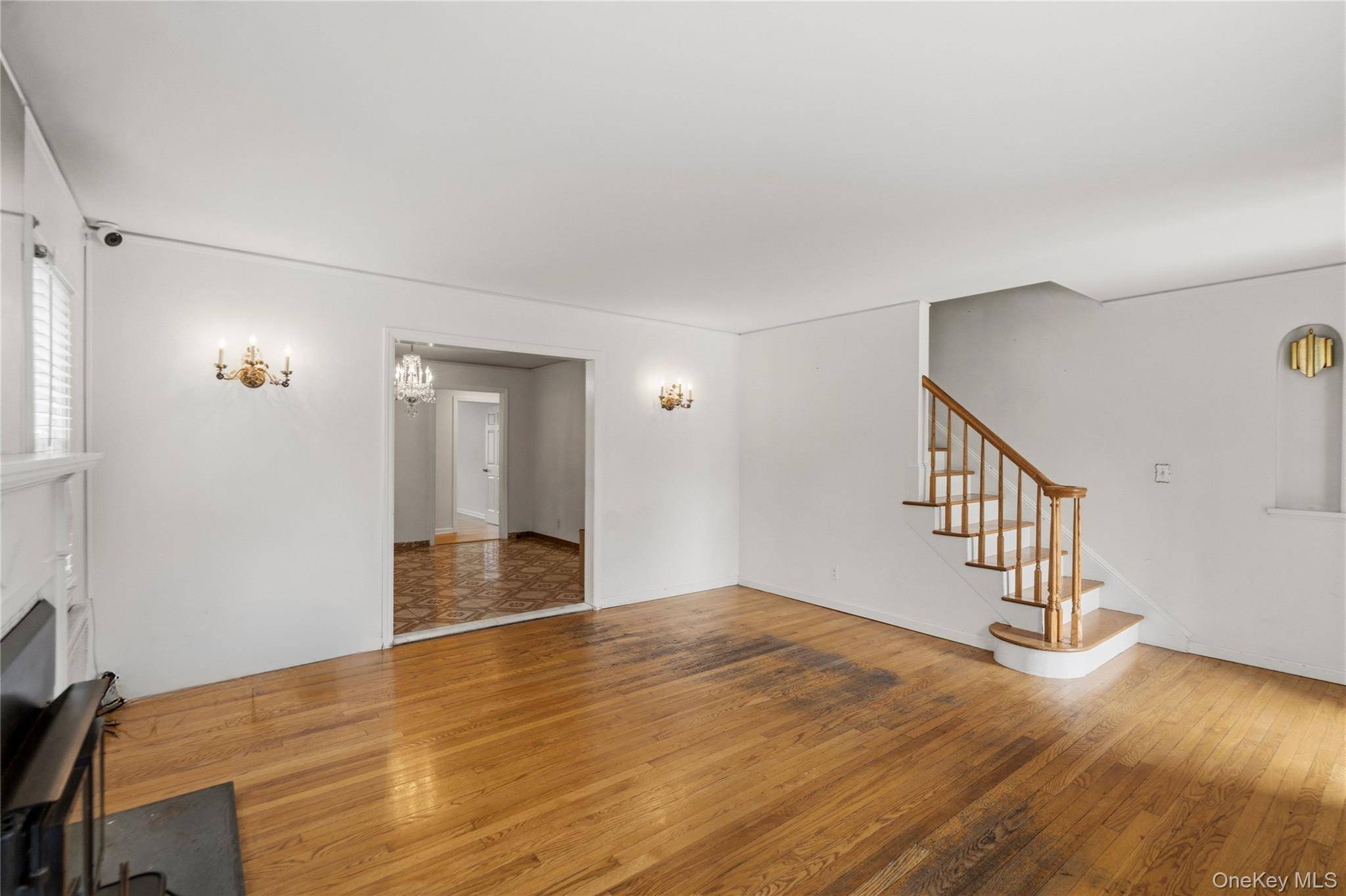 19 Chestnut ST, Glen Cove, NY 11542