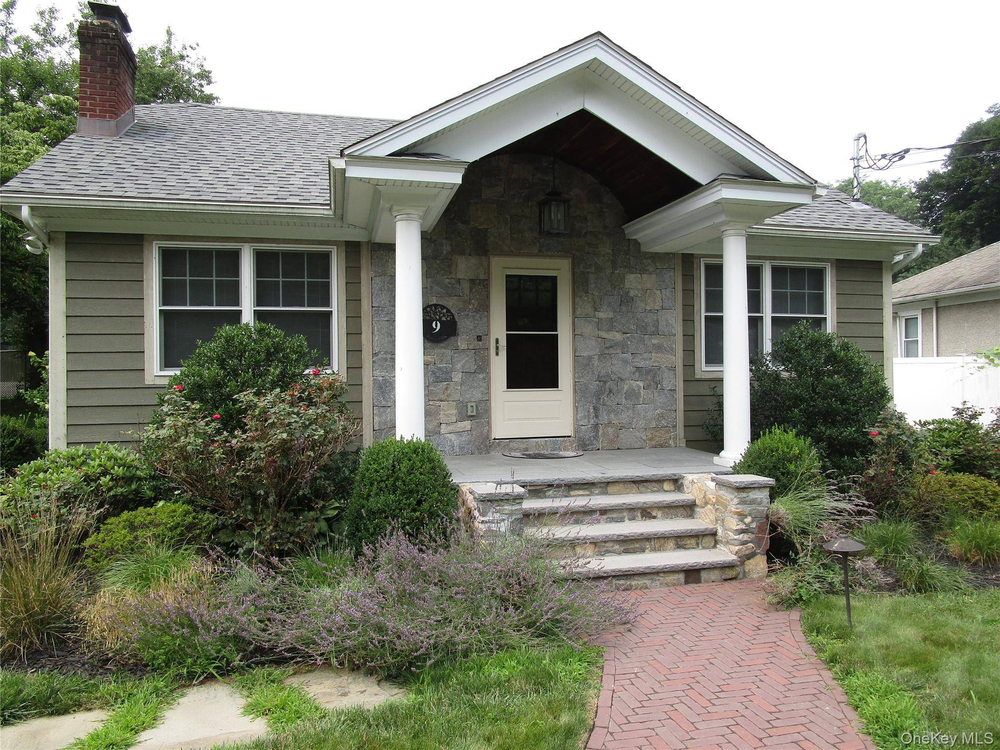 9 Gallows Hill RD, Cortlandt Manor, NY 10567