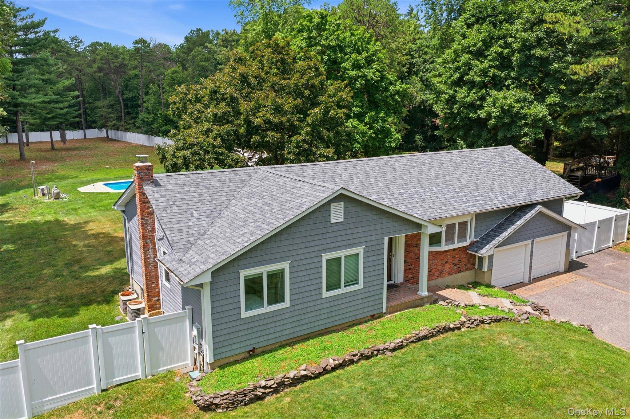 18 Millet ST, Dix Hills, NY 11746