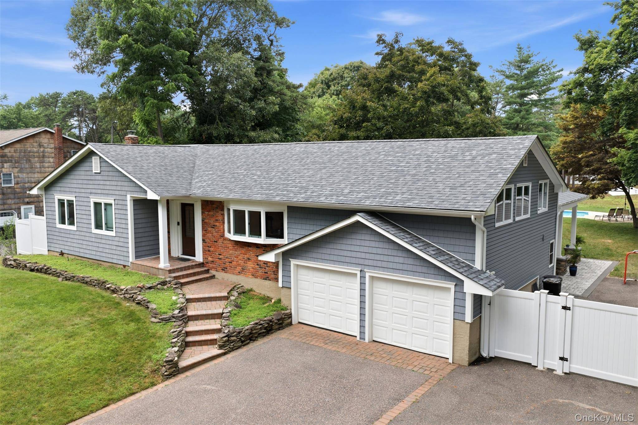 18 Millet ST, Dix Hills, NY 11746