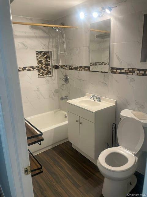 4451 Barnes AVE, Bronx, NY 10466