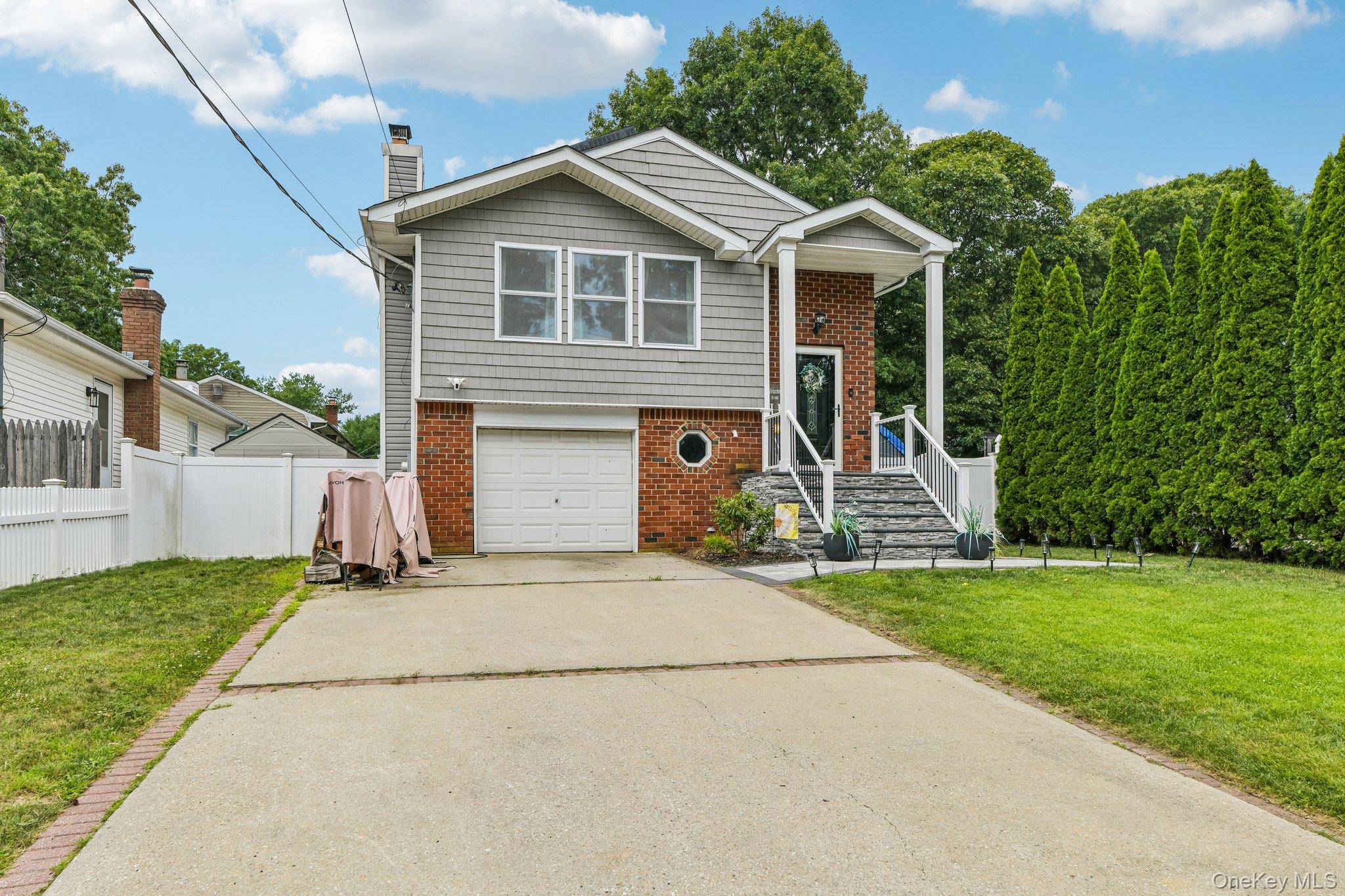 234 Buffalo AVE, Medford, NY 11763