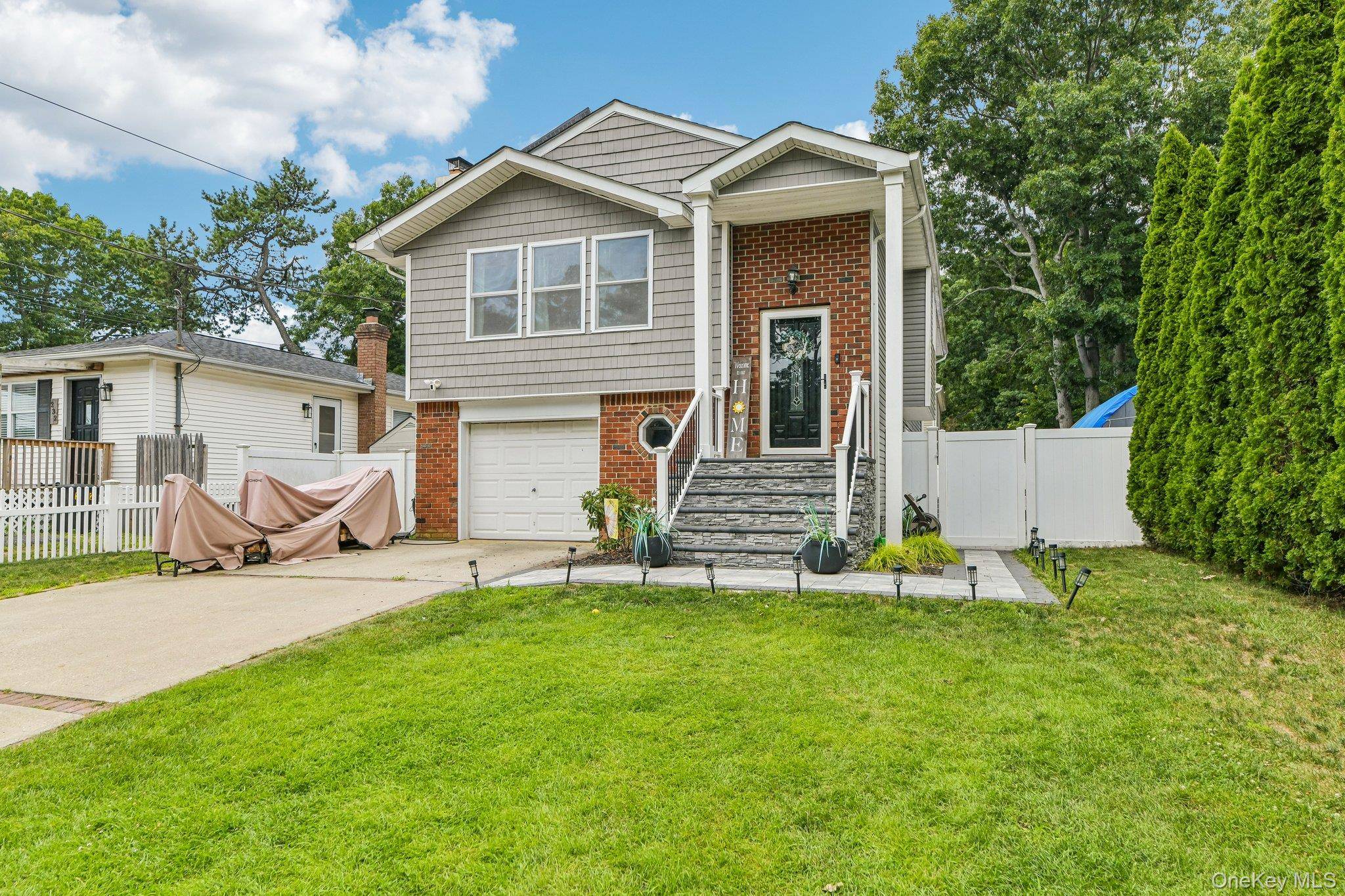 234 Buffalo AVE, Medford, NY 11763