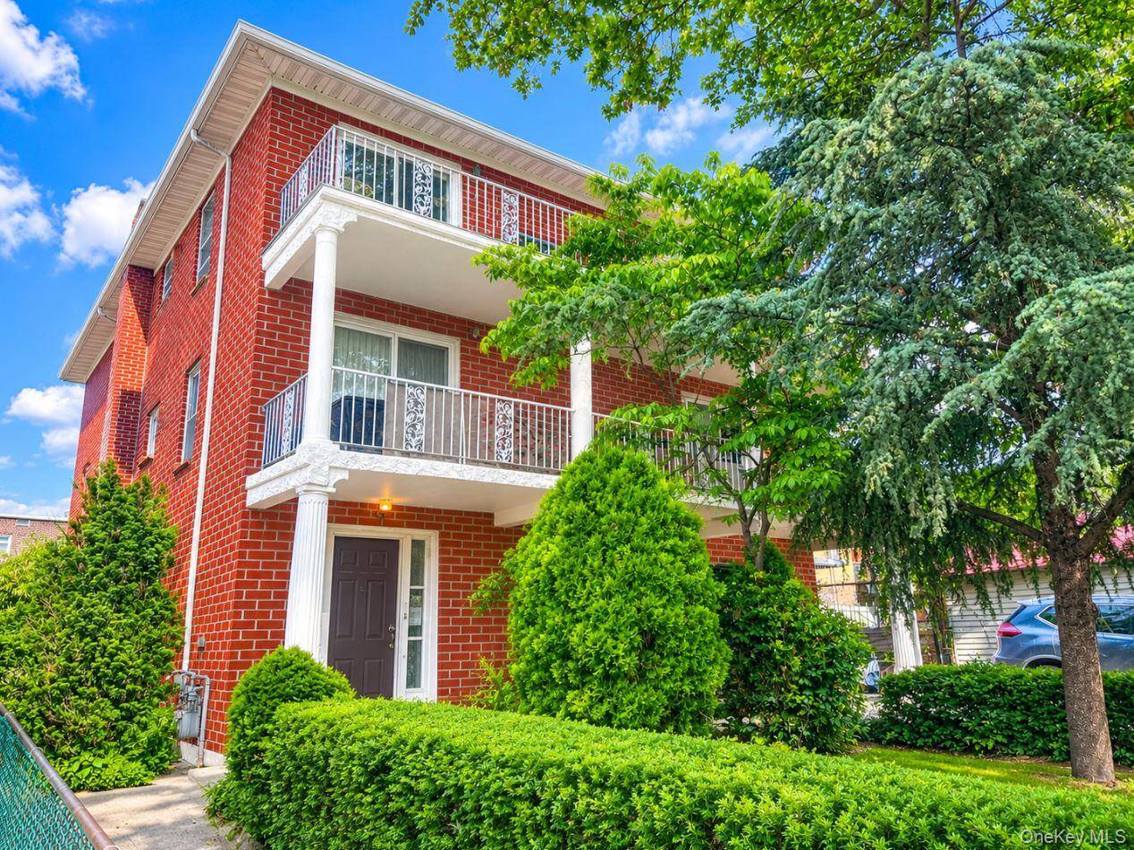 30-49 79th ST, East Elmhurst, NY 11370
