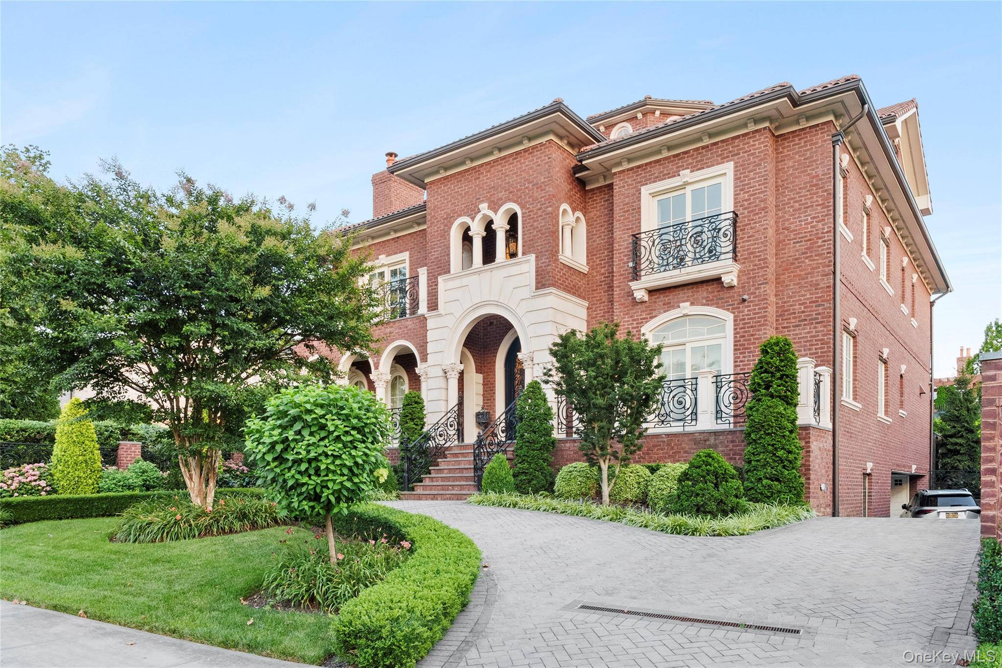 18 Boulevard, Malba, NY 11357