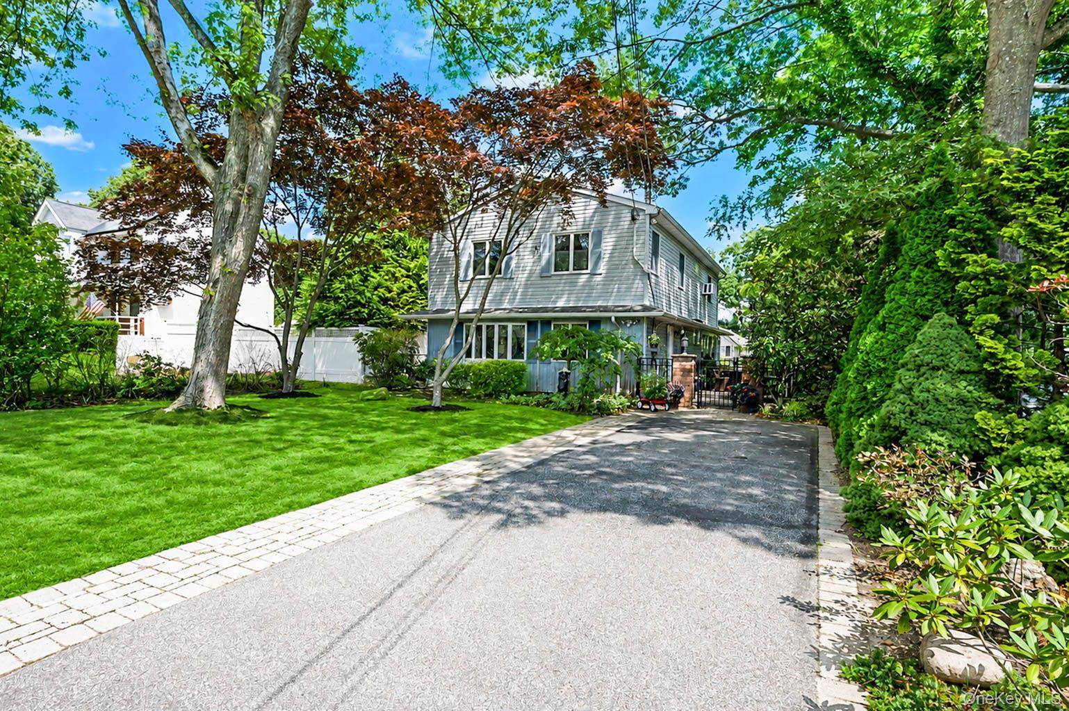 45 Reeves RD, Center Moriches, NY 11934