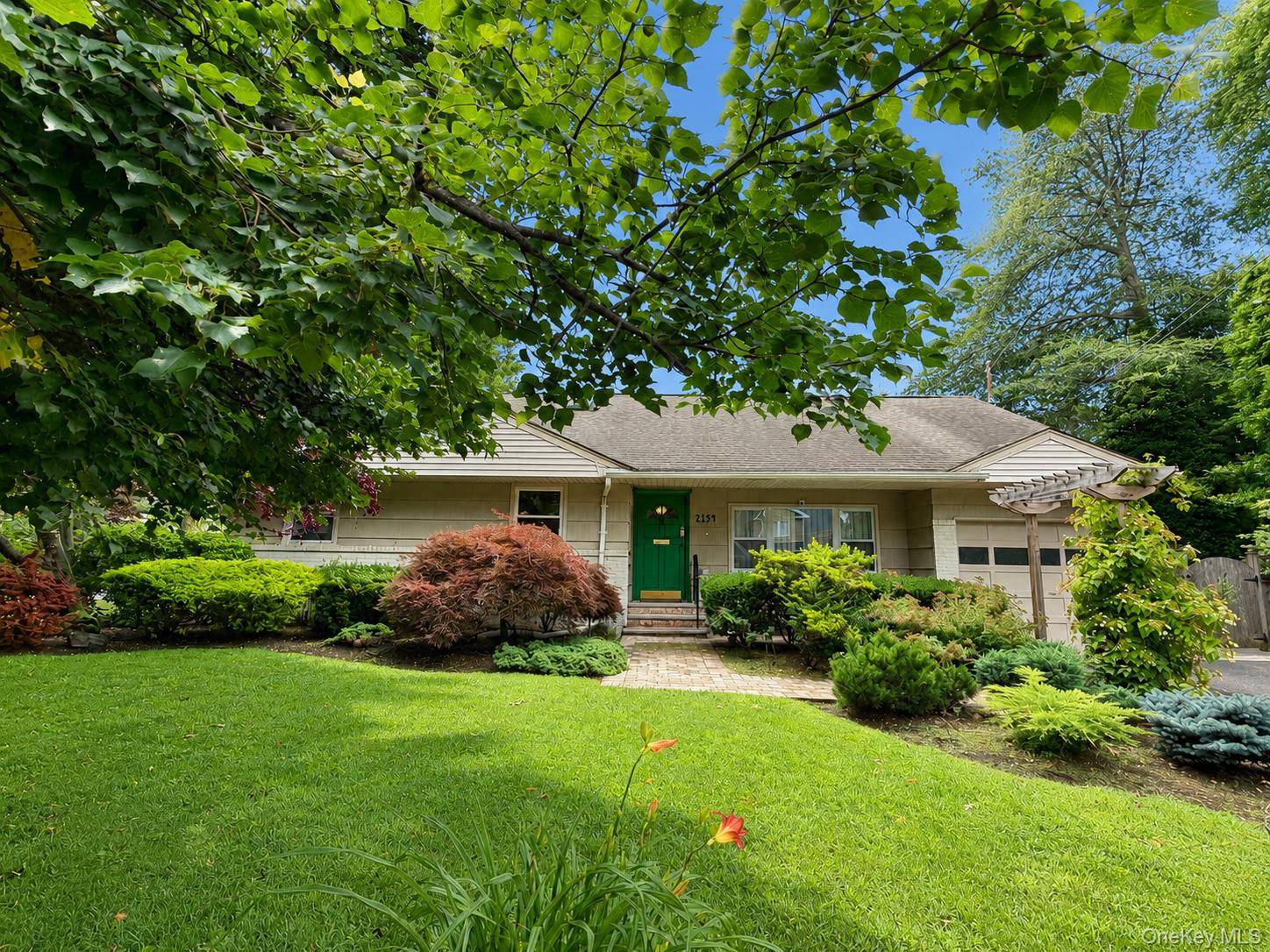 2154 Marion AVE, Merrick, NY 11566