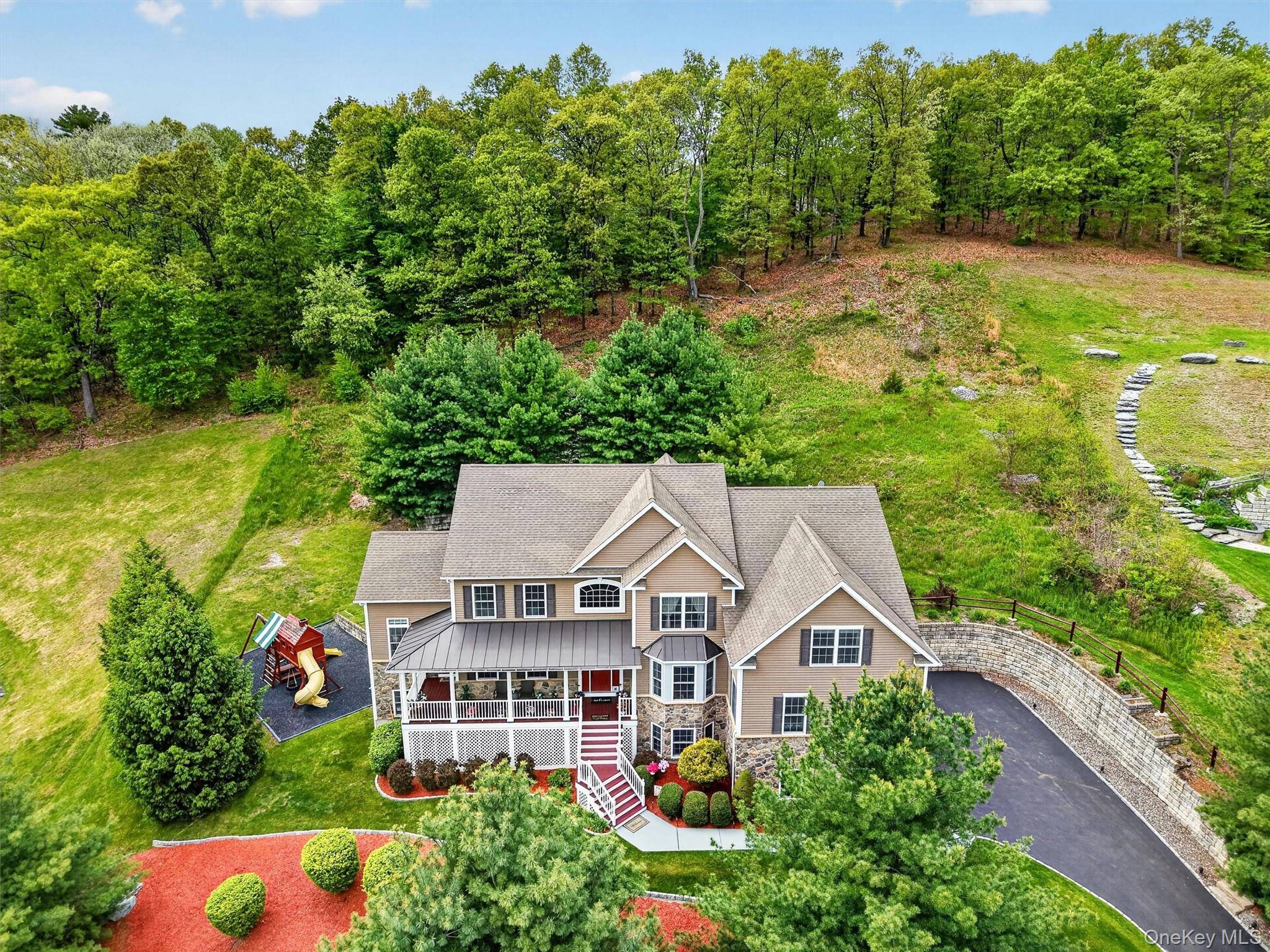 219 Country Club RD, Hopewell Junction, NY 12533