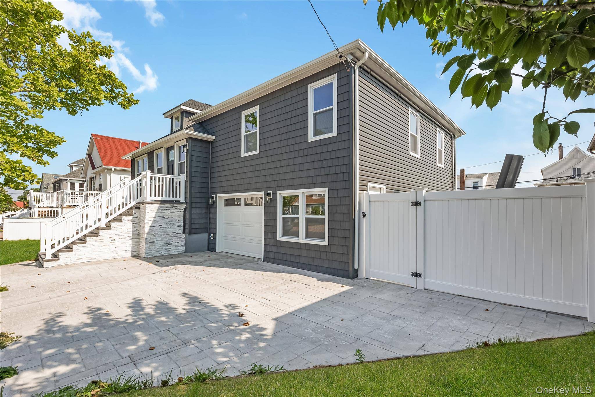 1043 Delaware AVE, Island Park, NY 11558
