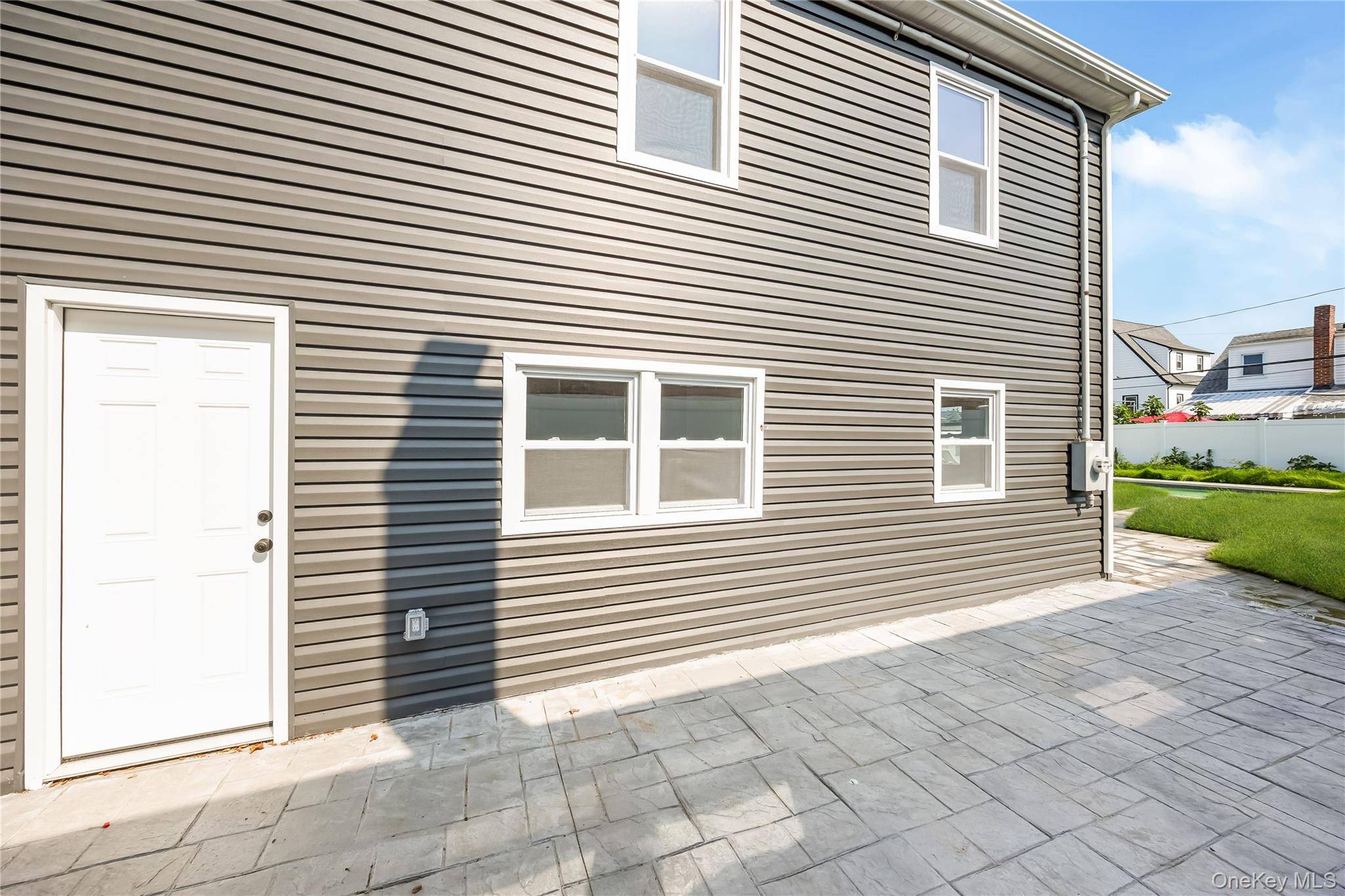 1043 Delaware AVE, Island Park, NY 11558