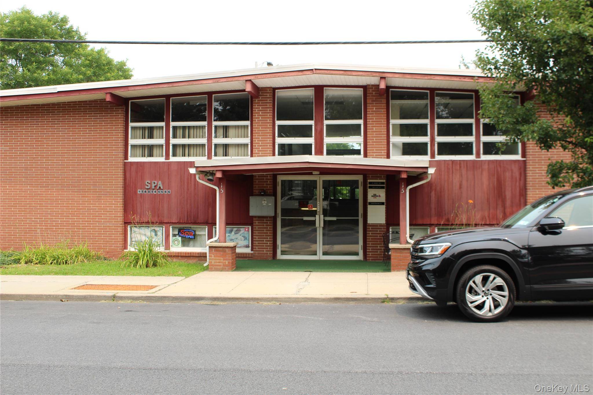15 Moore AVE #2R, Mount Kisco, NY 10549