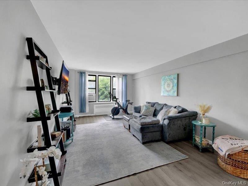 270 N Broadway #6H, Yonkers, NY 10701