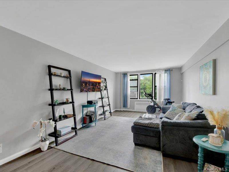 270 N Broadway #6H, Yonkers, NY 10701