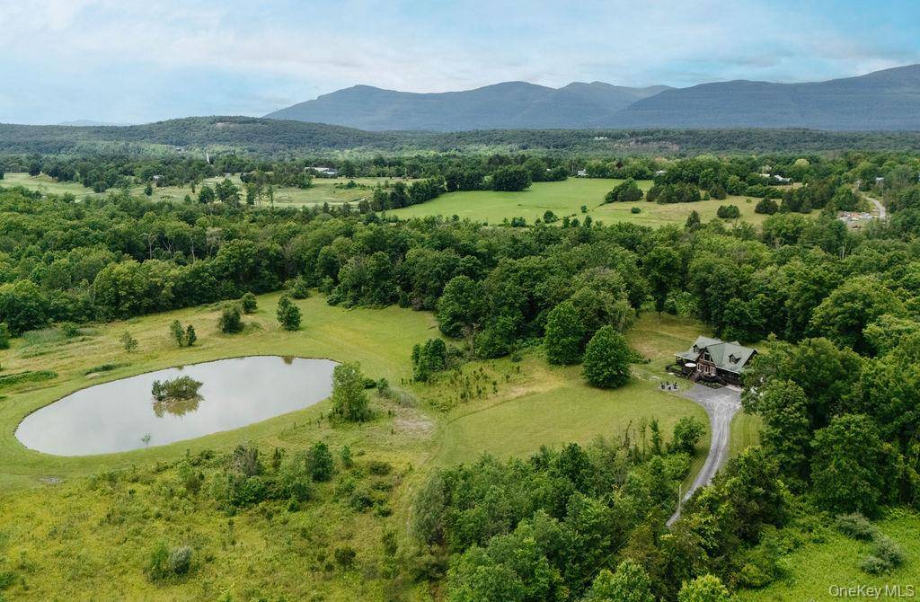 86 Sunset View DR, Saugerties, NY 12477