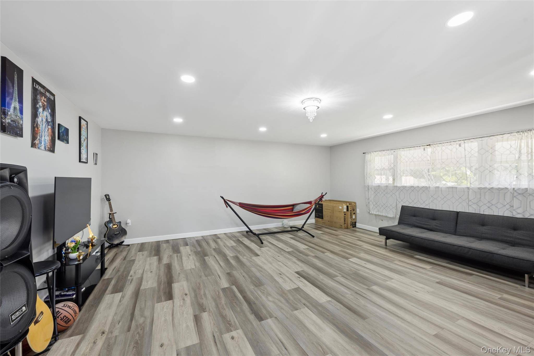 71 11th AVE, Huntington Station, NY 11746