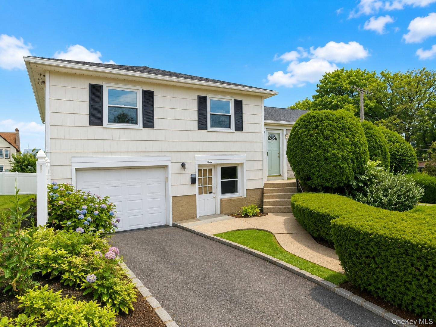 3 Soundview ST, New Rochelle, NY 10805