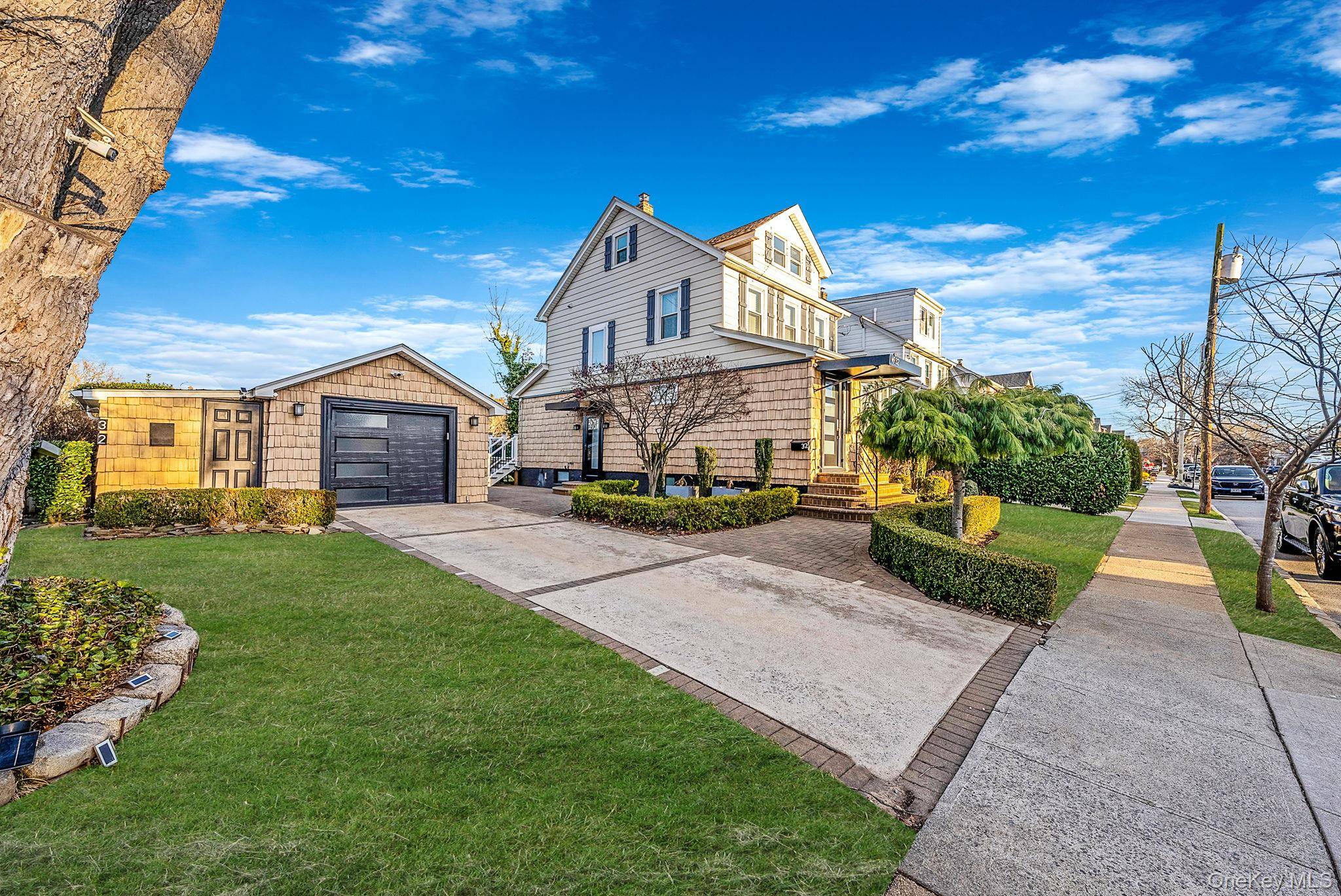 32 Everett, Lynbrook, NY 11563
