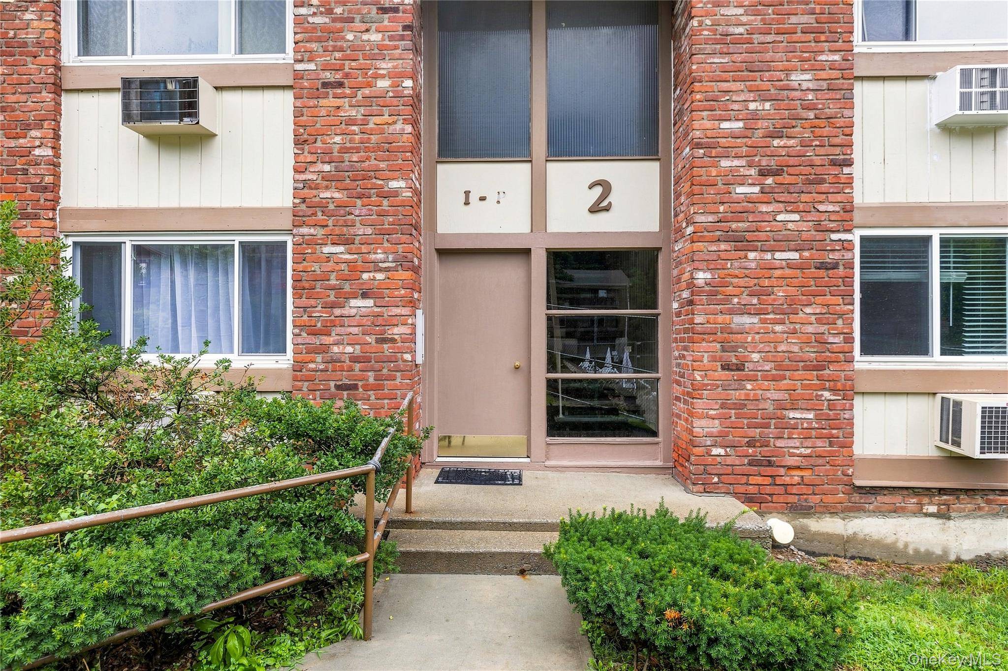 2 Woods End CIR #L, Peekskill, NY 10566