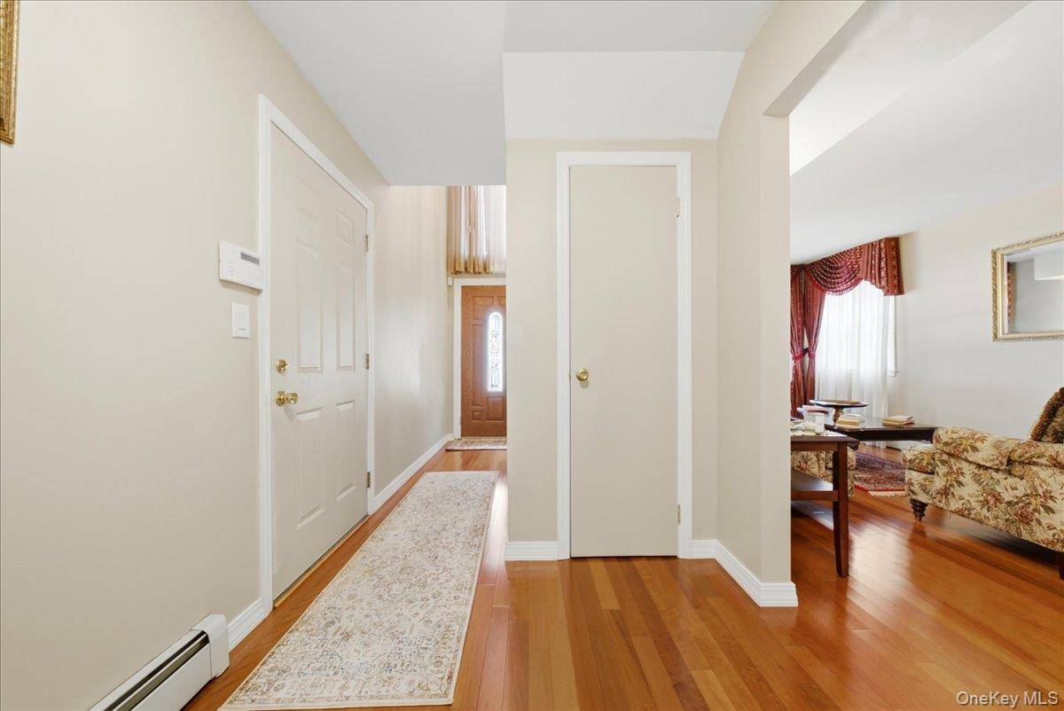 2410 Lodovick AVE, Bronx, NY 10469