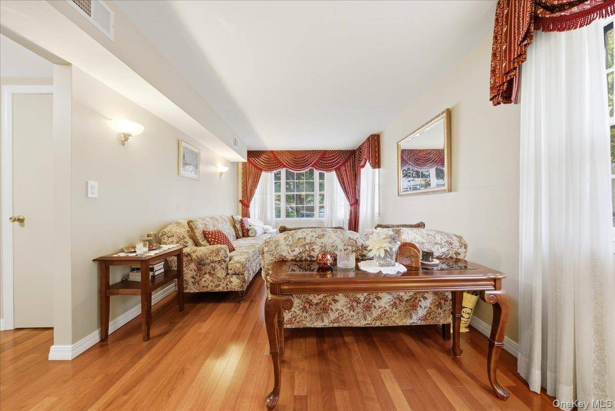 2410 Lodovick AVE, Bronx, NY 10469