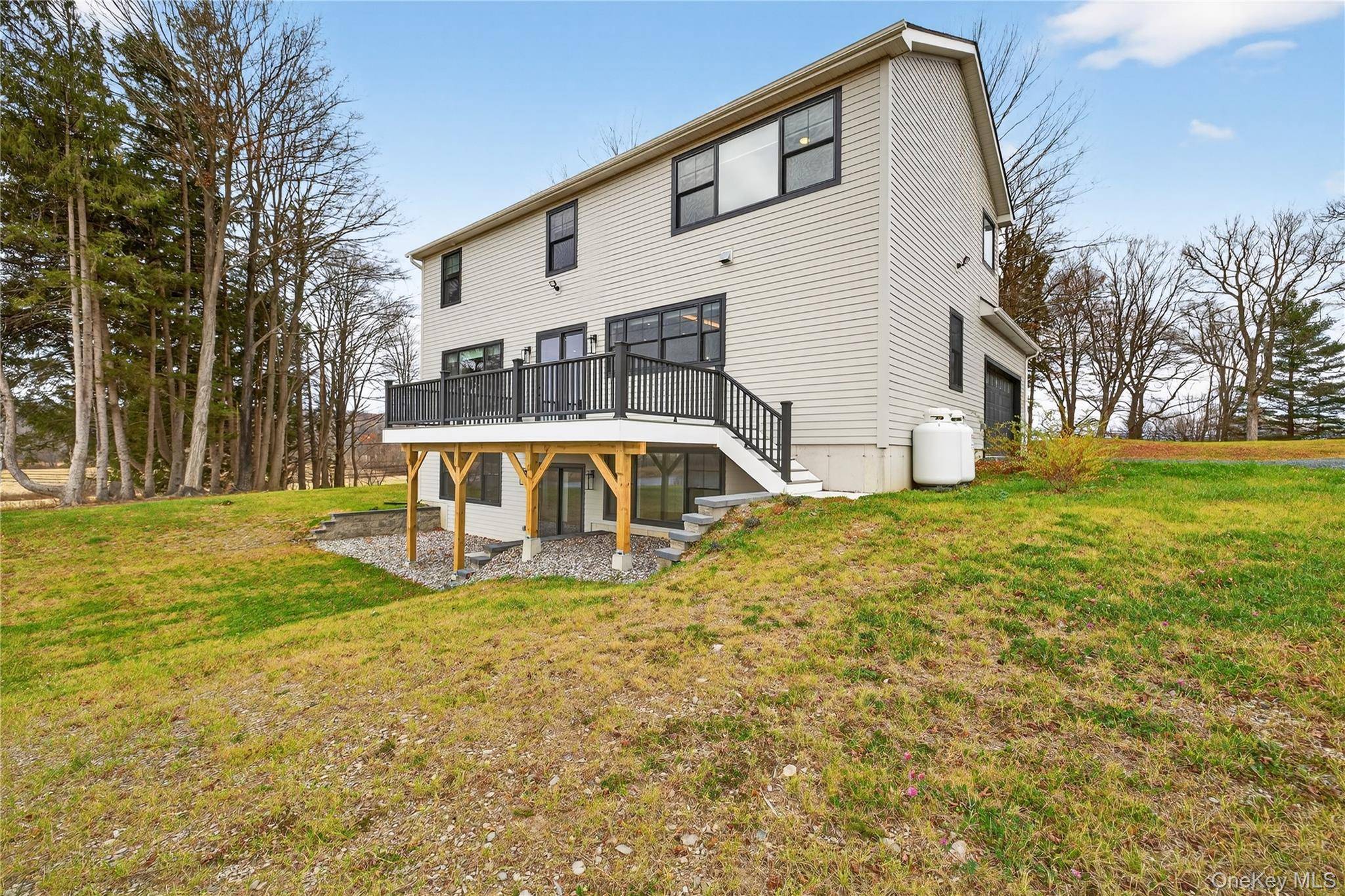 2 Lakeside CT, Westtown, NY 10998